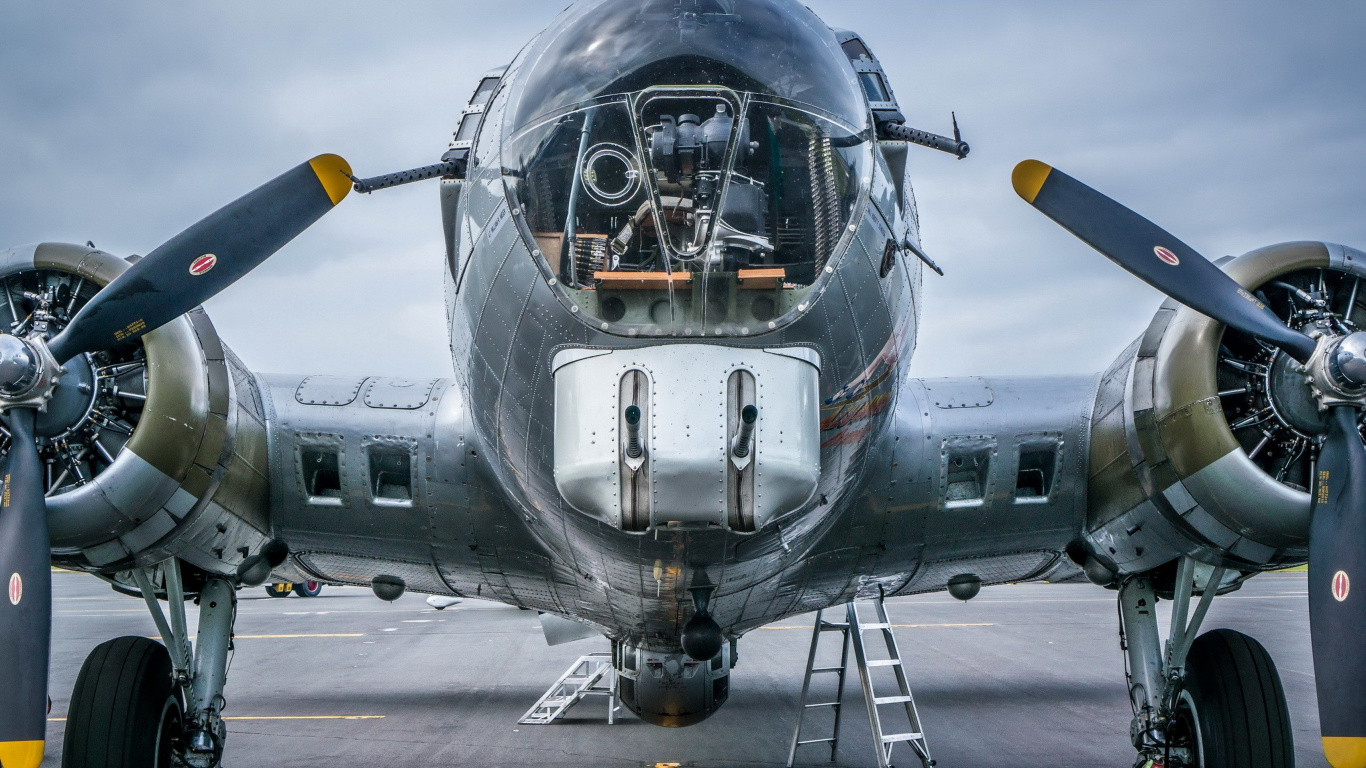 Обои Боинг б-17 летающая крепость, военный самолет, самолеты, самолет, авиация в разрешении 1366x768