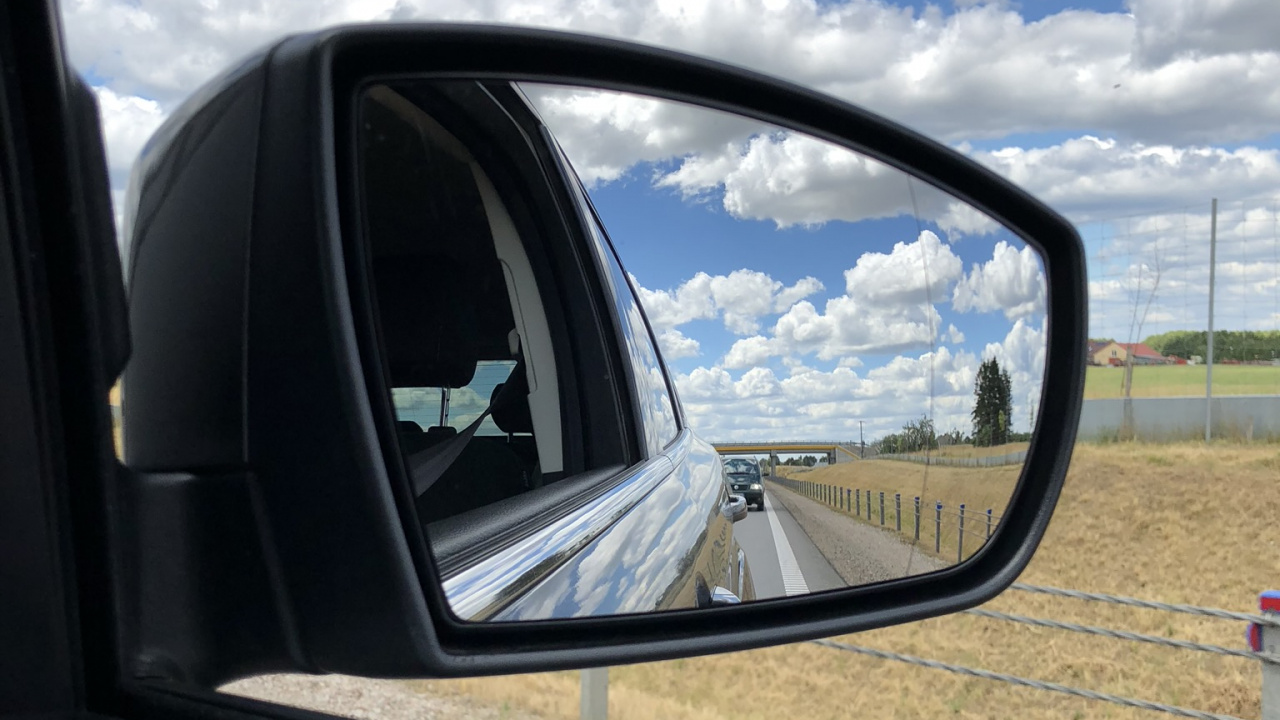 Обои зеркало заднего вида, Король, компактный автомобиль, автомобильное зеркало, Автомобильное боковое зеркало в разрешении 1280x720