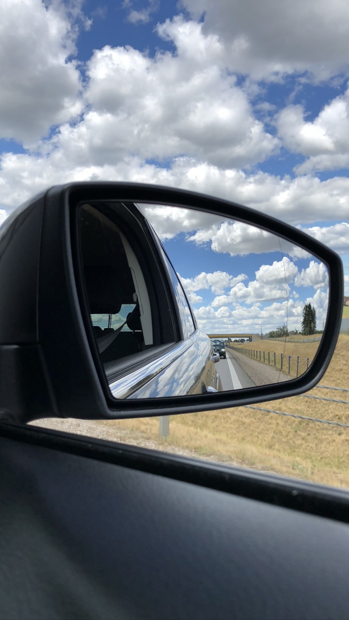 Обои зеркало заднего вида, Король, компактный автомобиль, автомобильное зеркало, Автомобильное боковое зеркало в разрешении 720x1280