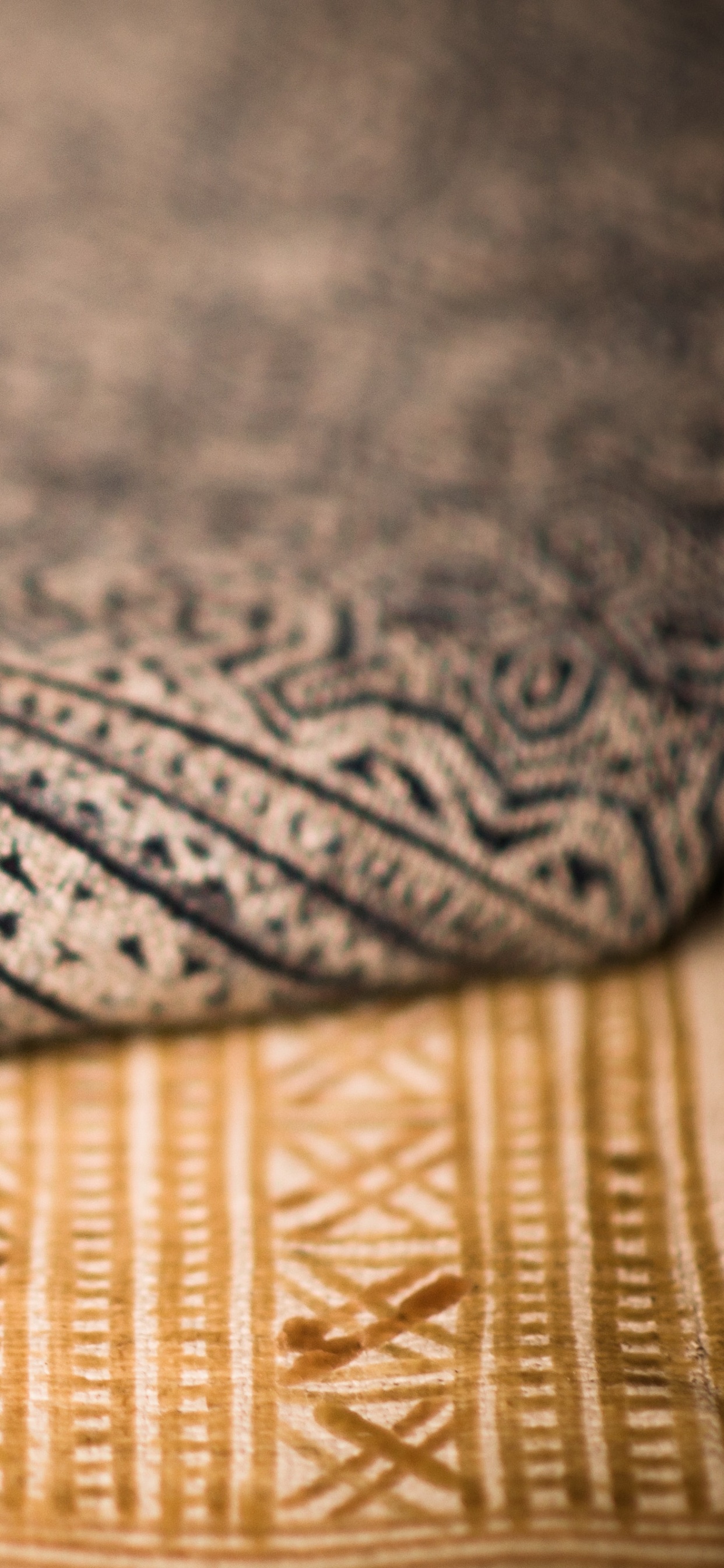 Обои ковер, чистка, восточный ковер, узор, дизайн в разрешении 1242x2688