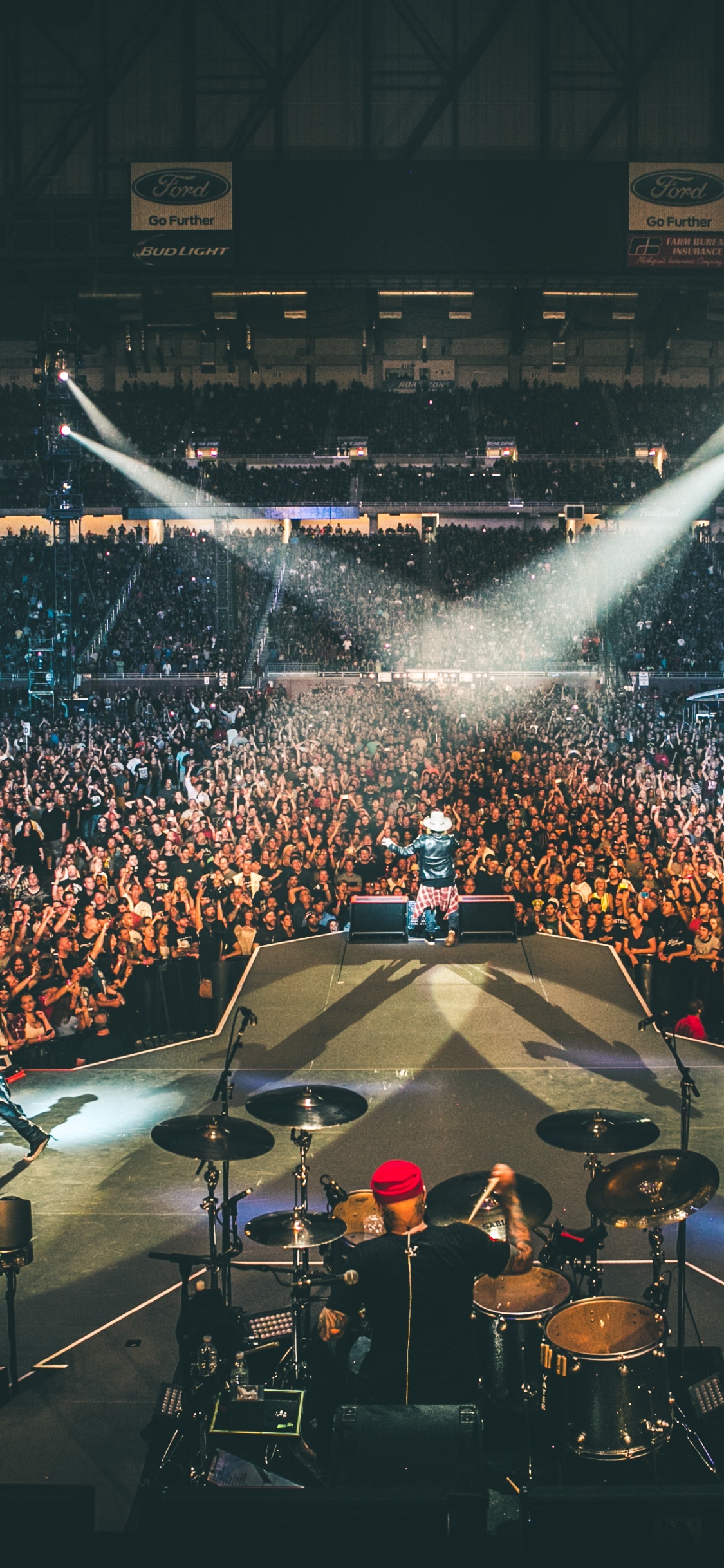 Обои Not in This Lifetime Tour, Guns N Roses, концерт, Представление, развлечение в разрешении 1125x2436