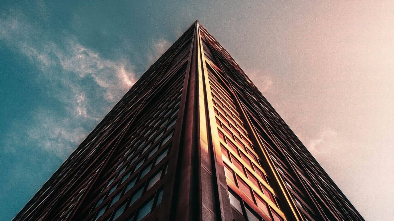 Обои фирменный номер на 95-м, soundcloud, здание, небоскреб, облако в разрешении 1280x720