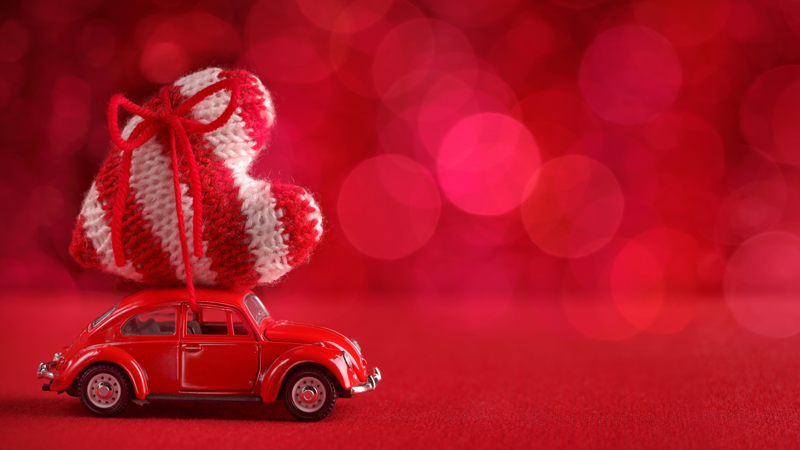 Обои День Святого Валентина, красный цвет, авто, розовый, Автохимия в разрешении 2560x1440