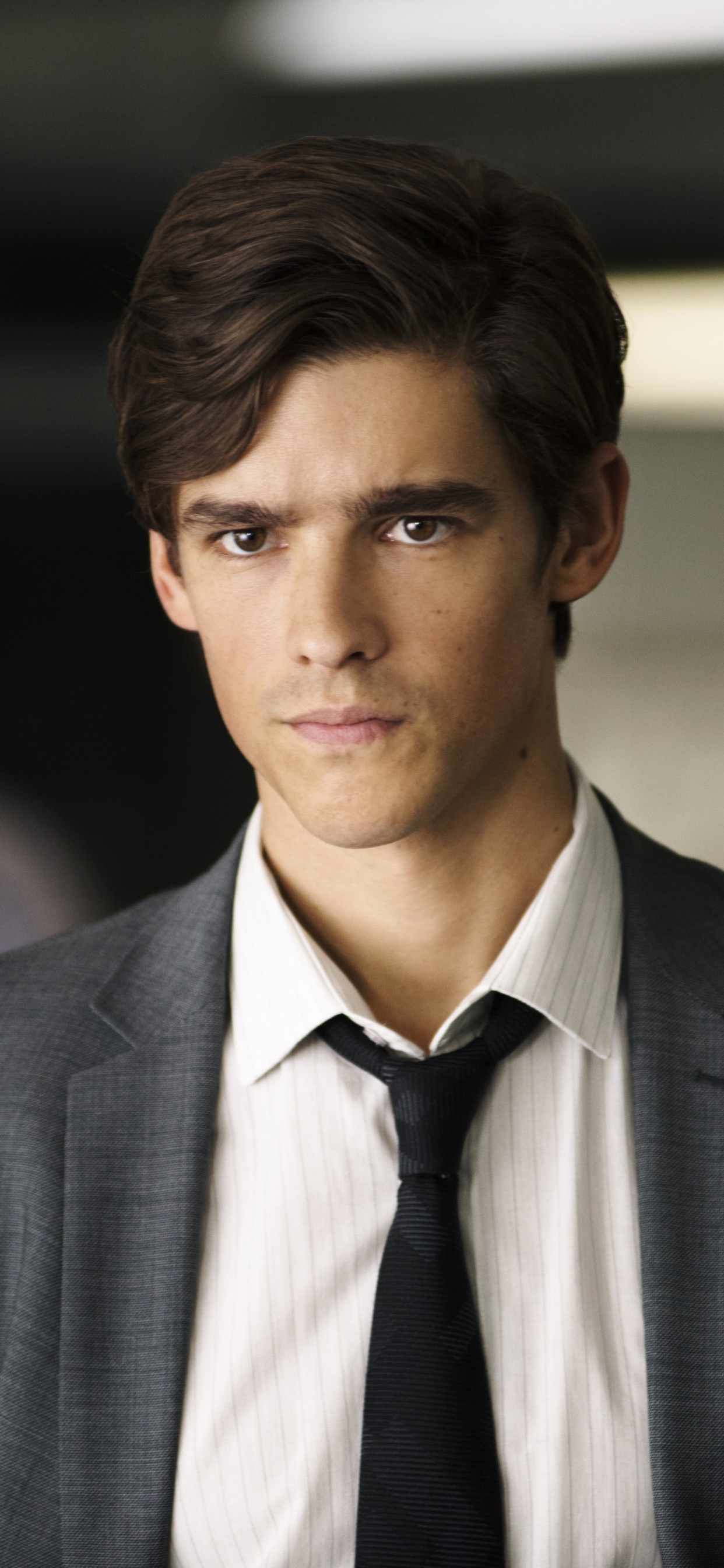 Обои Брентон Туэйтс титанов, Брентон Туэйтс, Дик Грейсон, Звездный огонь, Робин в разрешении 1242x2688