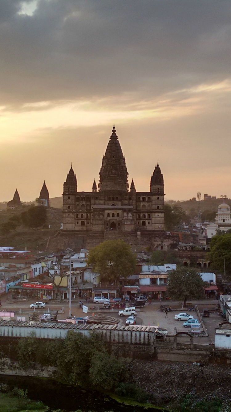 Обои горизонт, ориентир, городской пейзаж, утро, город в разрешении 750x1334