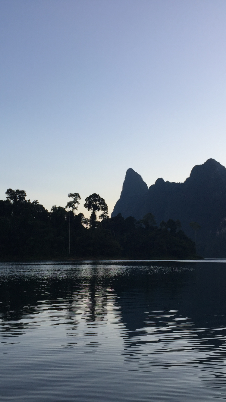 Обои отражение, природа, окружающая среда, природный ландшафт, гидроресурсы в разрешении 750x1334