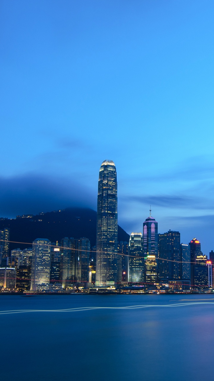 Обои городской пейзаж, город, линия горизонта, дневное время, городской район в разрешении 720x1280