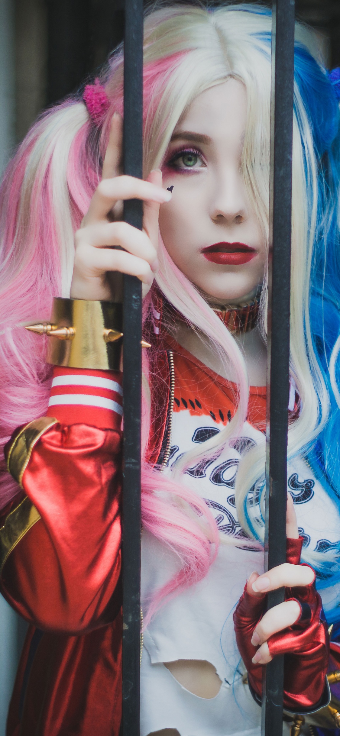 Обои Харли Квин, косплей, Харли Квинн, ядовитый плющ, игрушка в разрешении 1125x2436