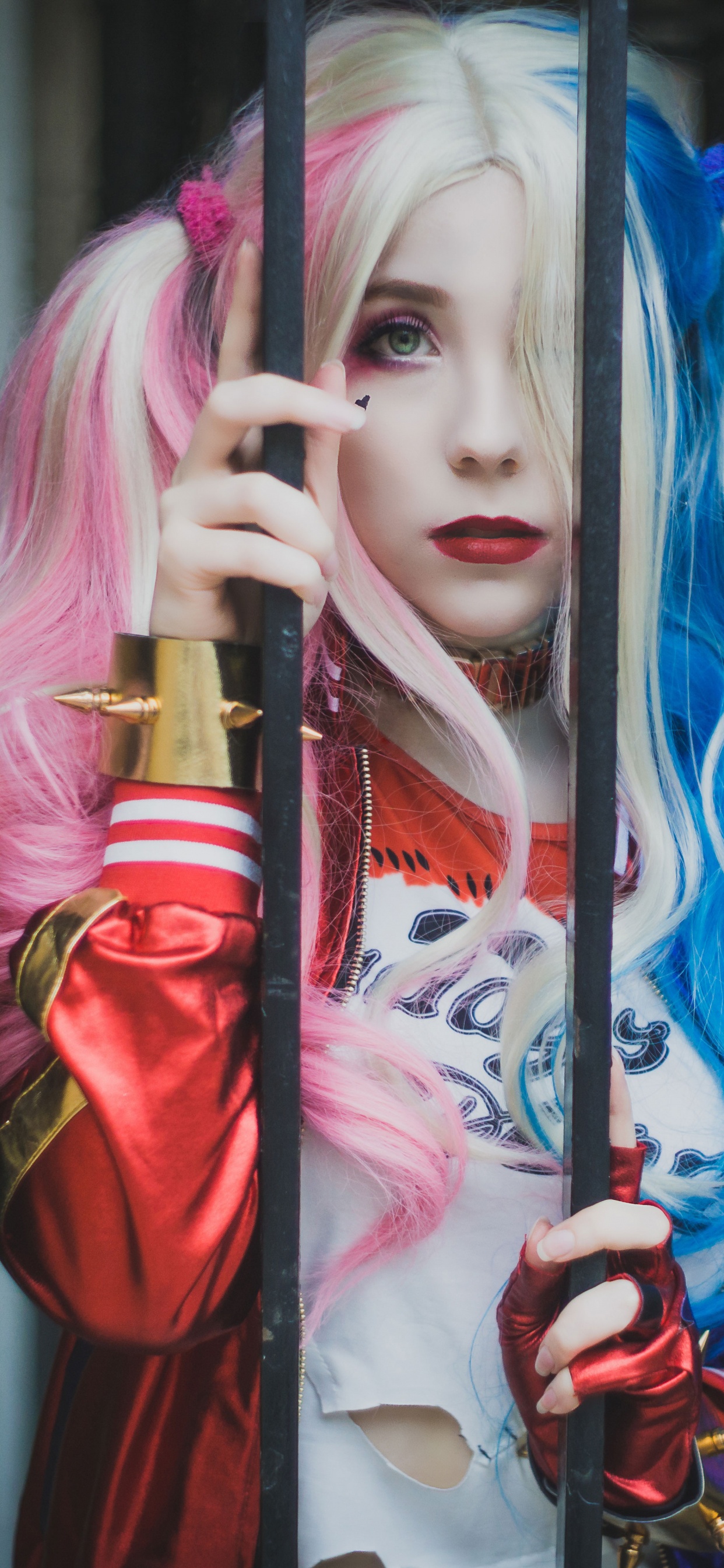 Обои Харли Квин, косплей, Харли Квинн, ядовитый плющ, игрушка в разрешении 1242x2688