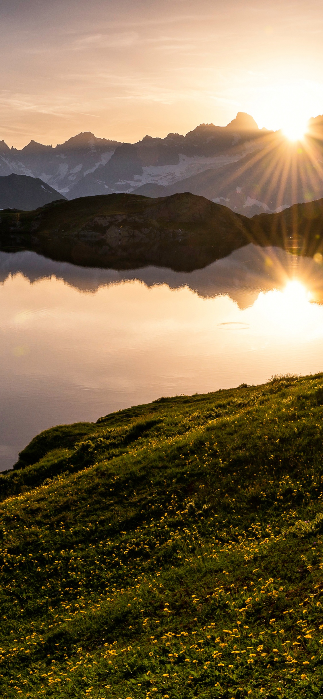 Обои оконные озера, пейзаж, ледник пайса, облако, вода в разрешении 1125x2436
