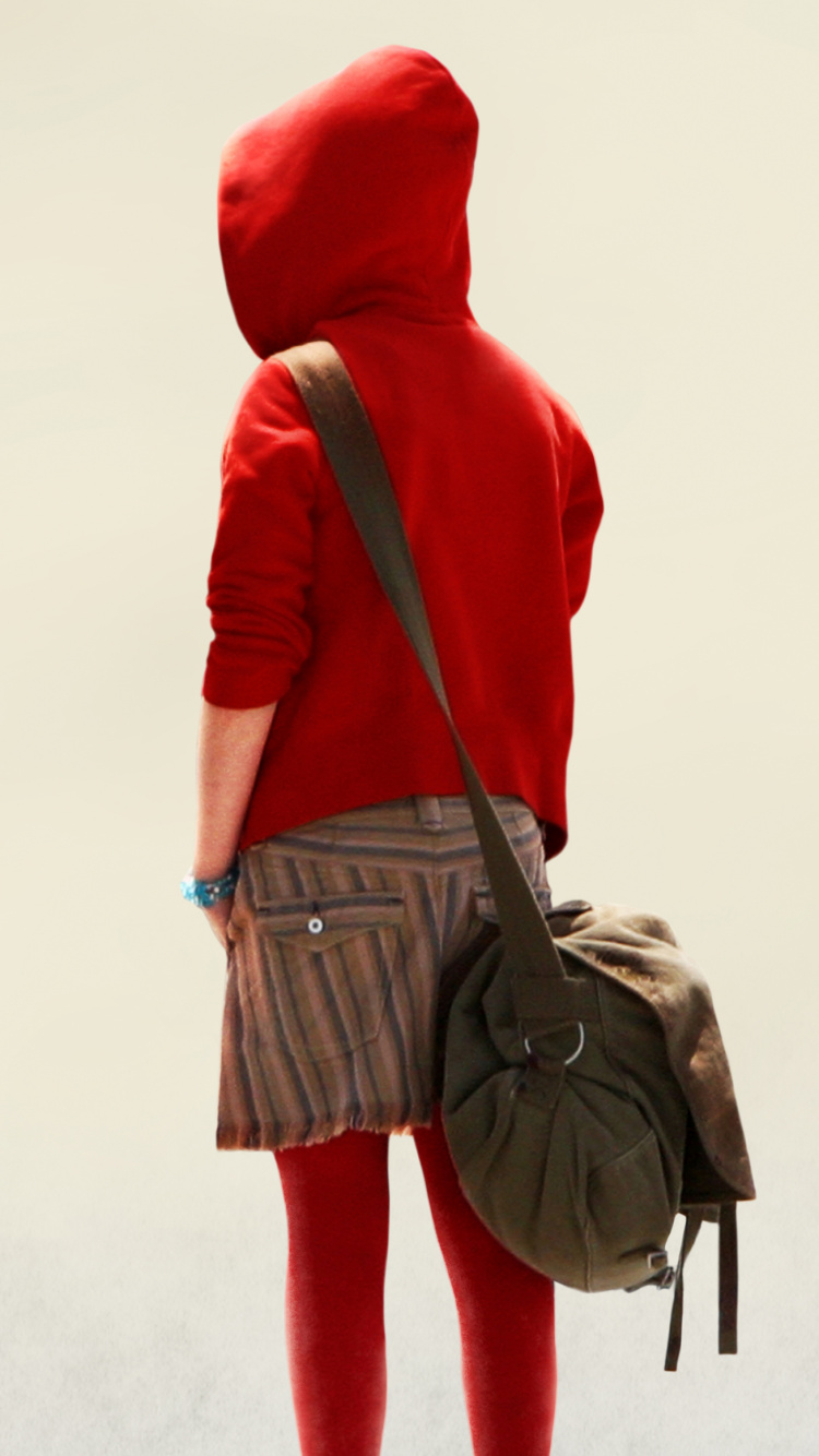 Обои леденец фильм, красный цвет, стояние, плечо, верхняя одежда в разрешении 750x1334