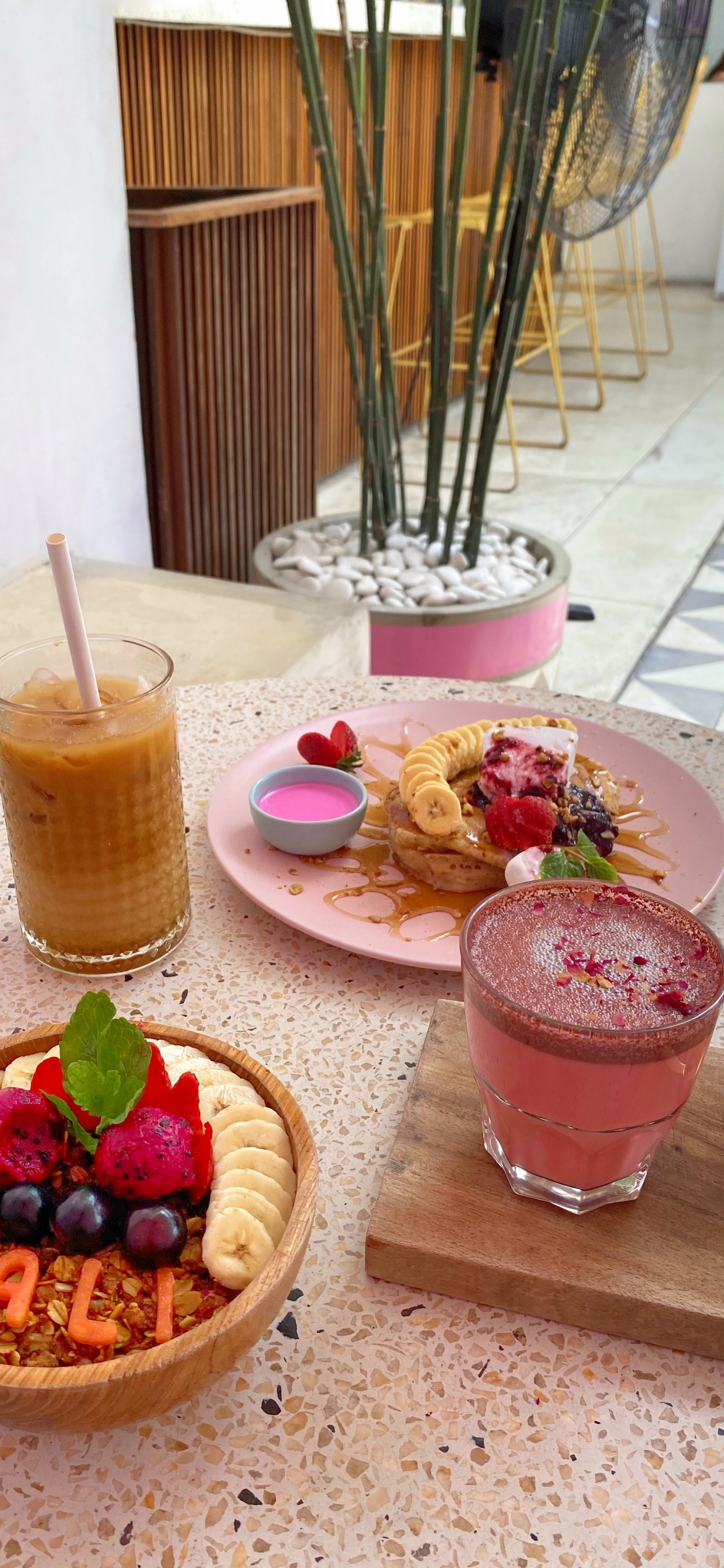 Обои поздний завтрак, завтрак, замороженный десерт, пища, таблица в разрешении 1242x2688