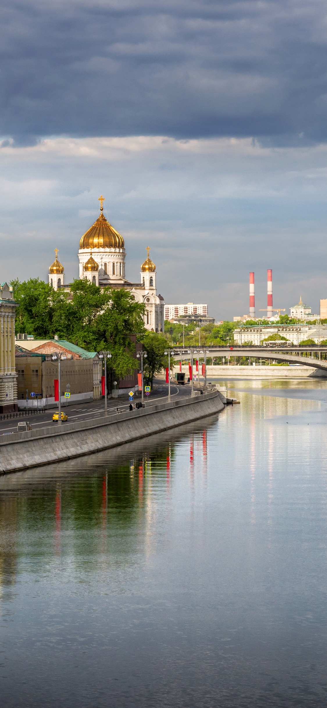 Обои Москва-река, реки, ориентир, город, водный путь в разрешении 1125x2436