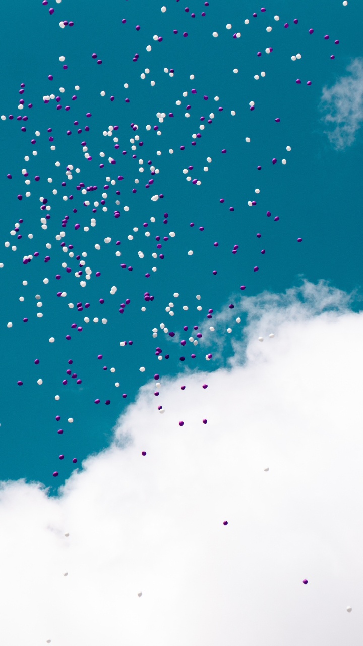 Обои воздушный шарик, синий, вода, бирюза, облако в разрешении 720x1280