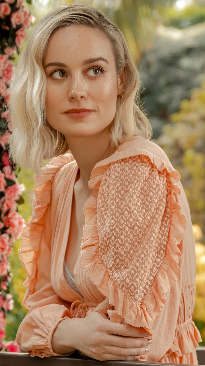 Обои Бри Ларсон, Капитан Марвел, волосы, розовый, красота в разрешении 720x1280