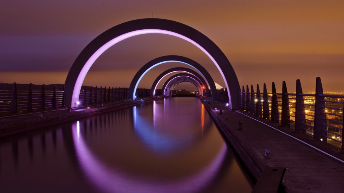 Обои вода, мост, пурпур, свет, ночь в разрешении 1366x768