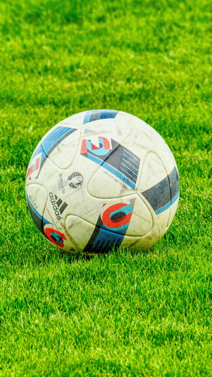 Обои футбольный мяч, футбол, мяч, футбольный, международные правила футбола в разрешении 720x1280