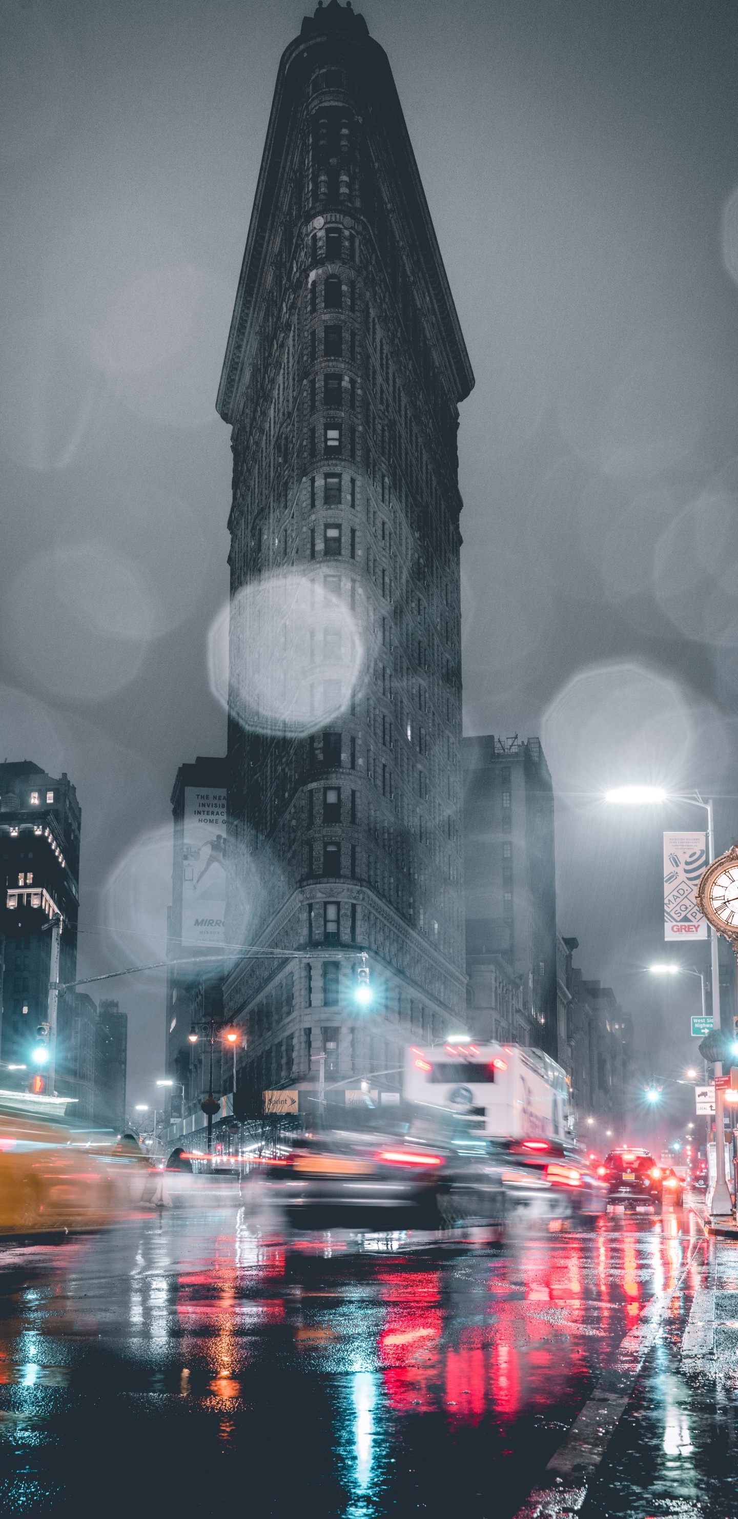 Обои город, ориентир, метрополия, отражение, вода в разрешении 1440x2960