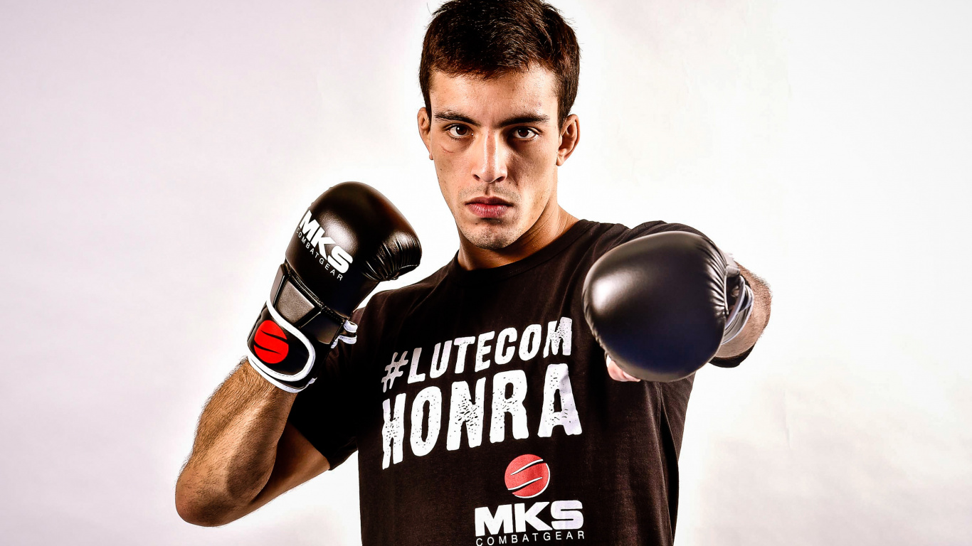 Обои Томас Алмейда, смешанные боевые искусства, бокс, боксерская перчатка, профессиональный боксер в разрешении 1366x768