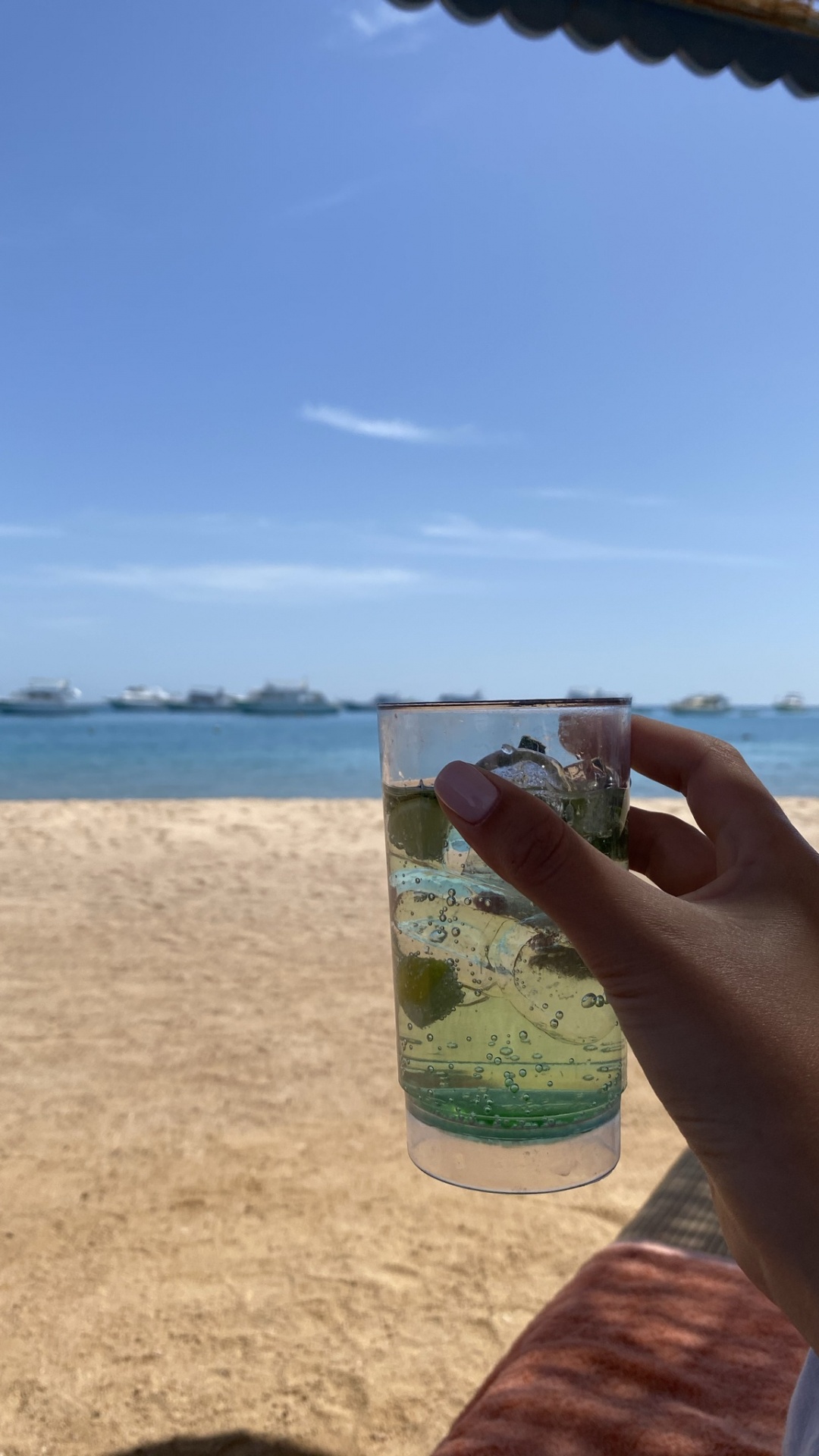 Обои пляж, вода, облако, дневное время, лазурный в разрешении 1080x1920