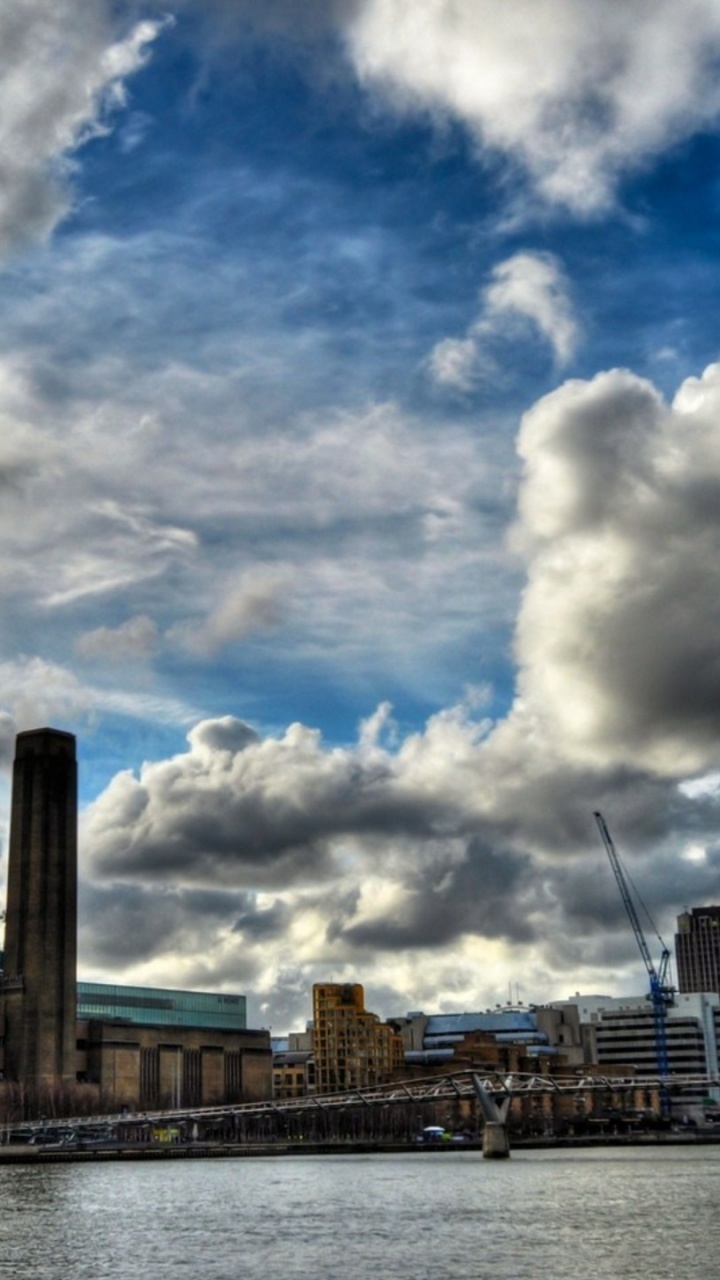 Обои городской пейзаж, облако, городской район, вода, город в разрешении 720x1280