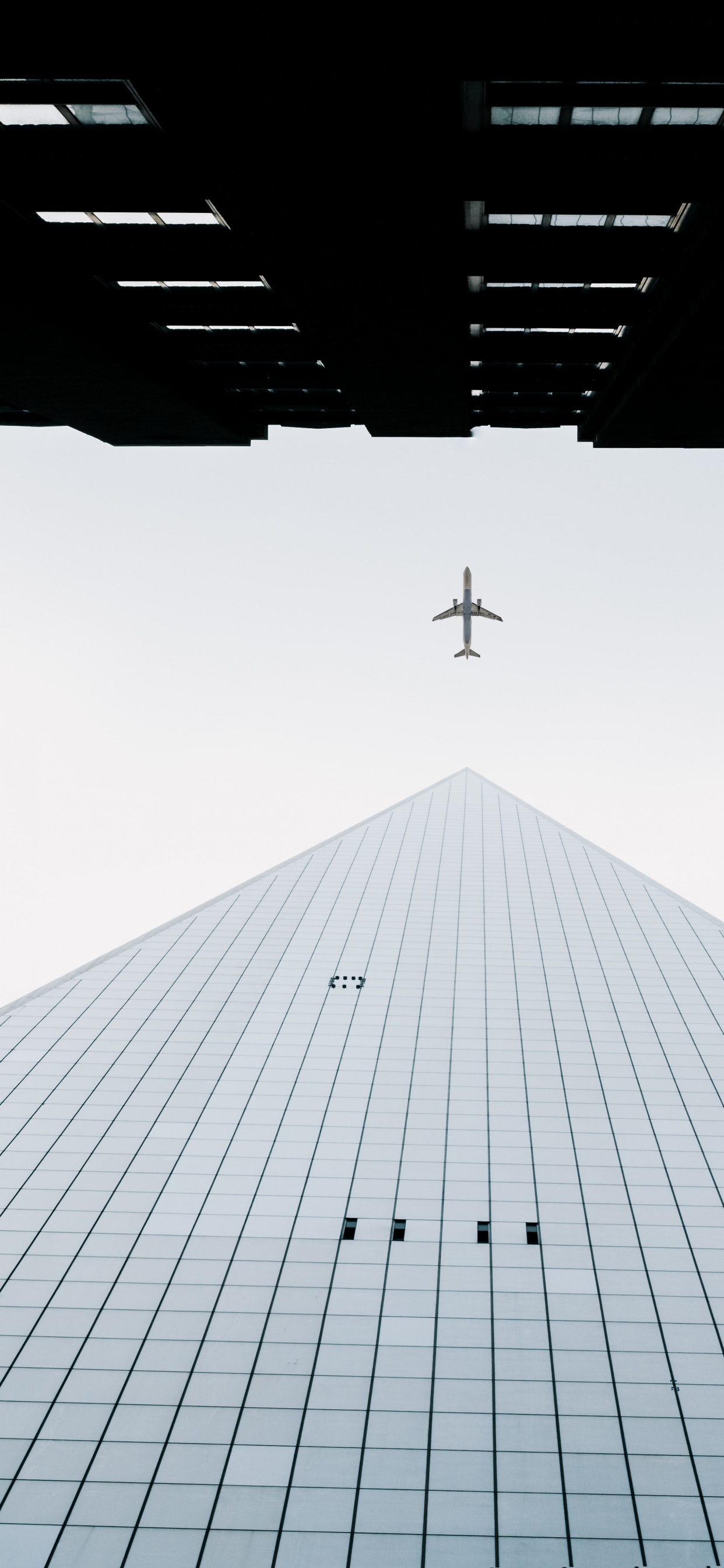 Обои здание, Черный Белый - М, угол, дневное время, черный и белый в разрешении 1242x2688