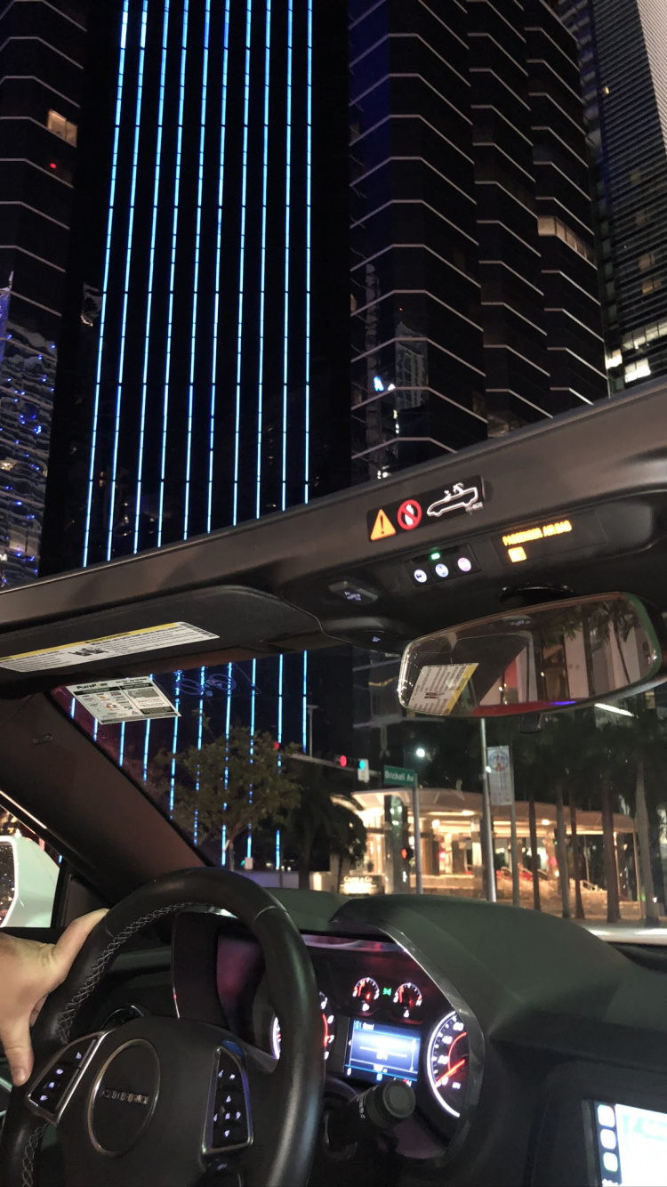 Обои Авто шоу, Король, компактный автомобиль, автомобиль среднего размера, представительский автомобиль в разрешении 750x1334