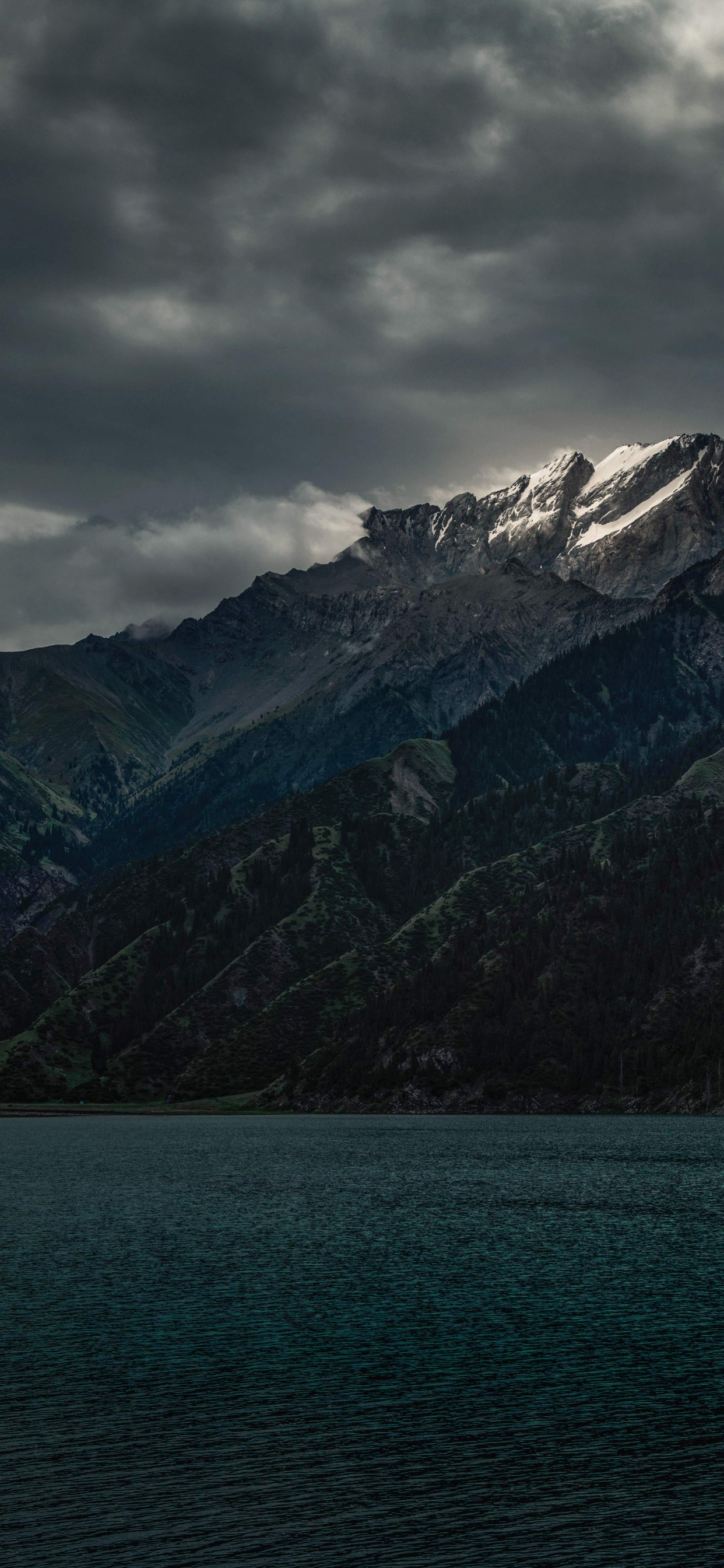 Обои нагорье, облако, природа, небо, горный хребет в разрешении 1242x2688