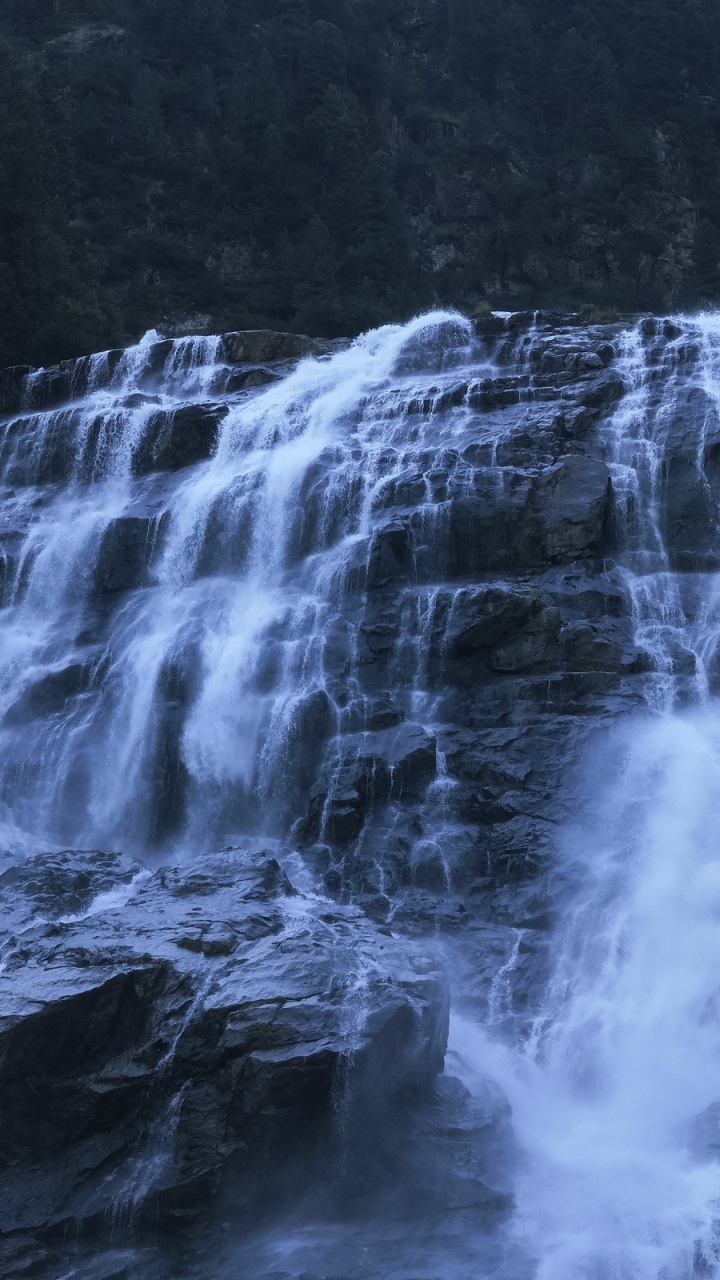 Обои водопад, быстрина, гидроресурсы, водоем, вода в разрешении 720x1280