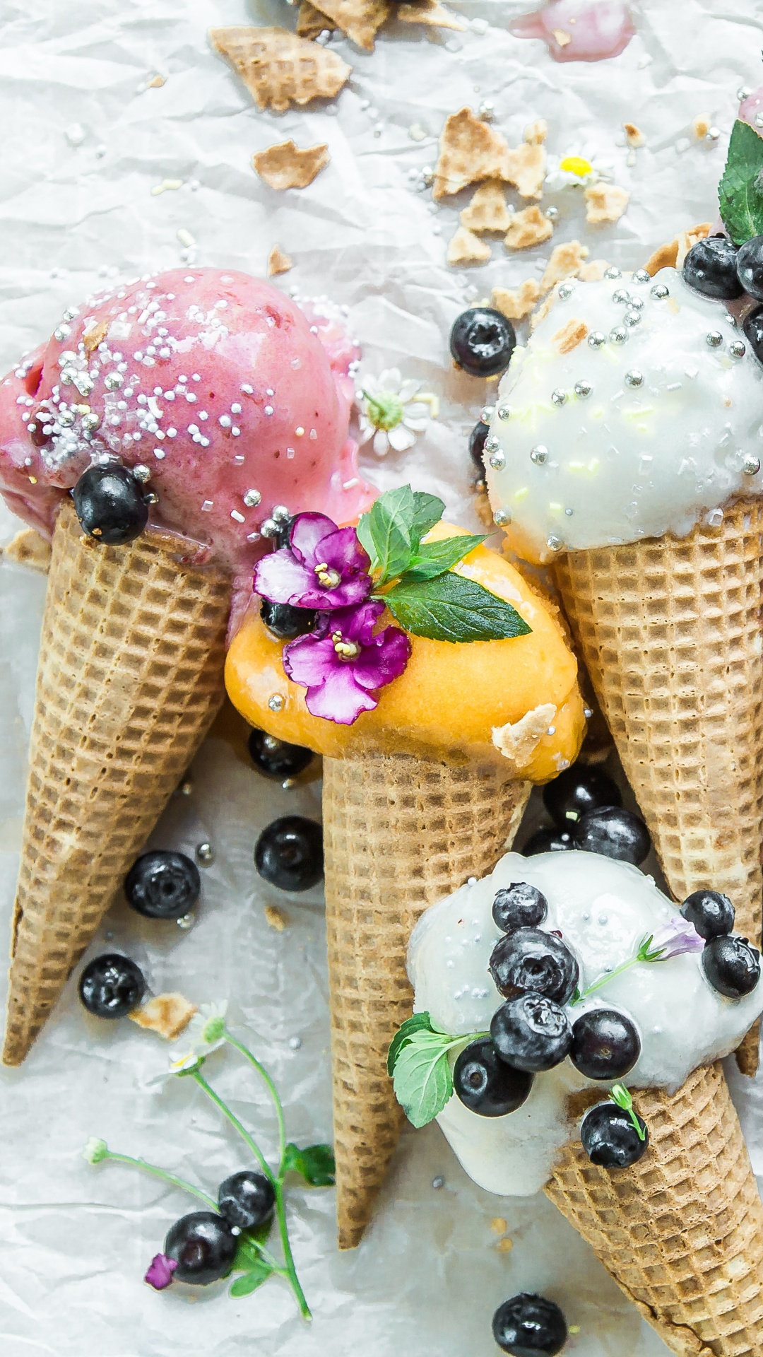 Обои мороженое, кафе мороженое, замороженный десерт, рожок мороженого, пища в разрешении 1080x1920