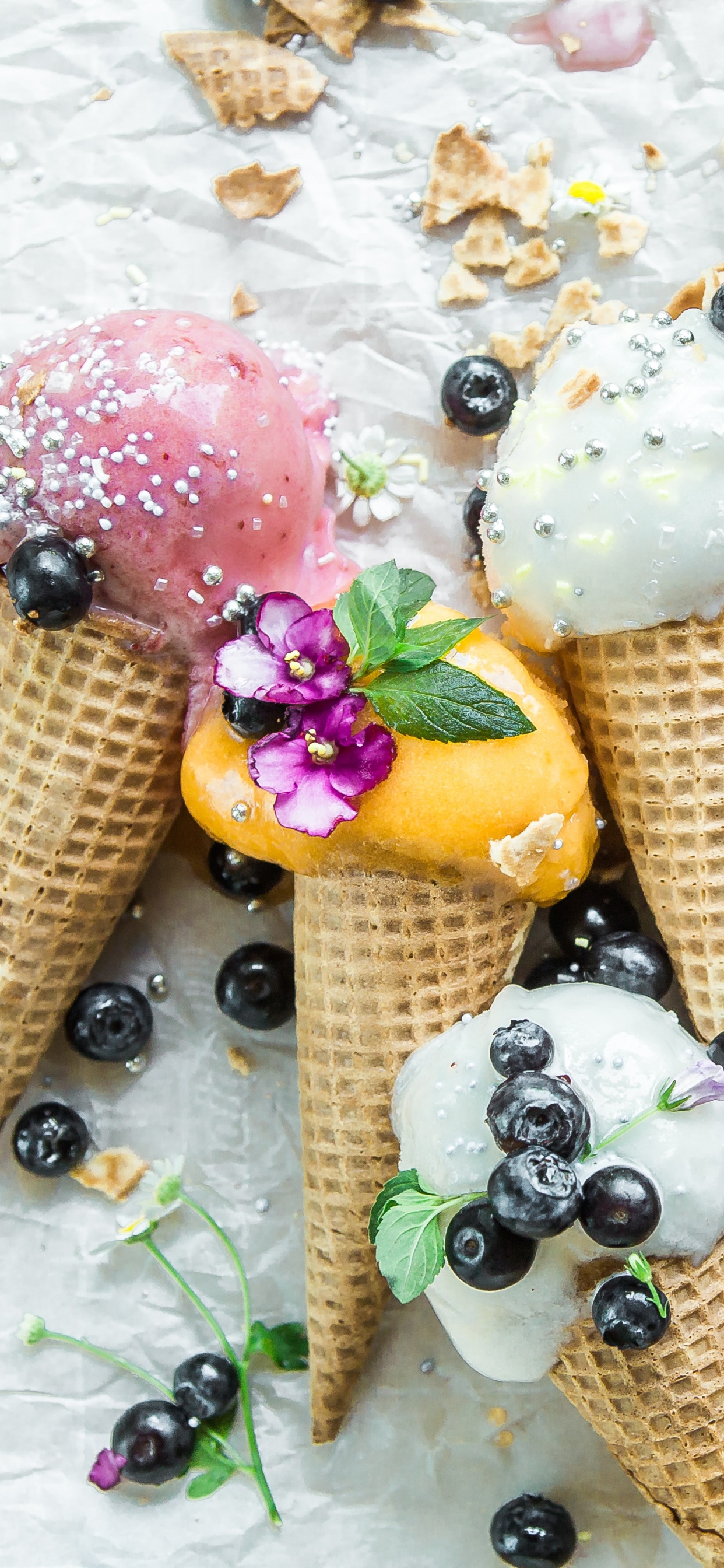 Обои мороженое, кафе мороженое, замороженный десерт, рожок мороженого, пища в разрешении 1242x2688