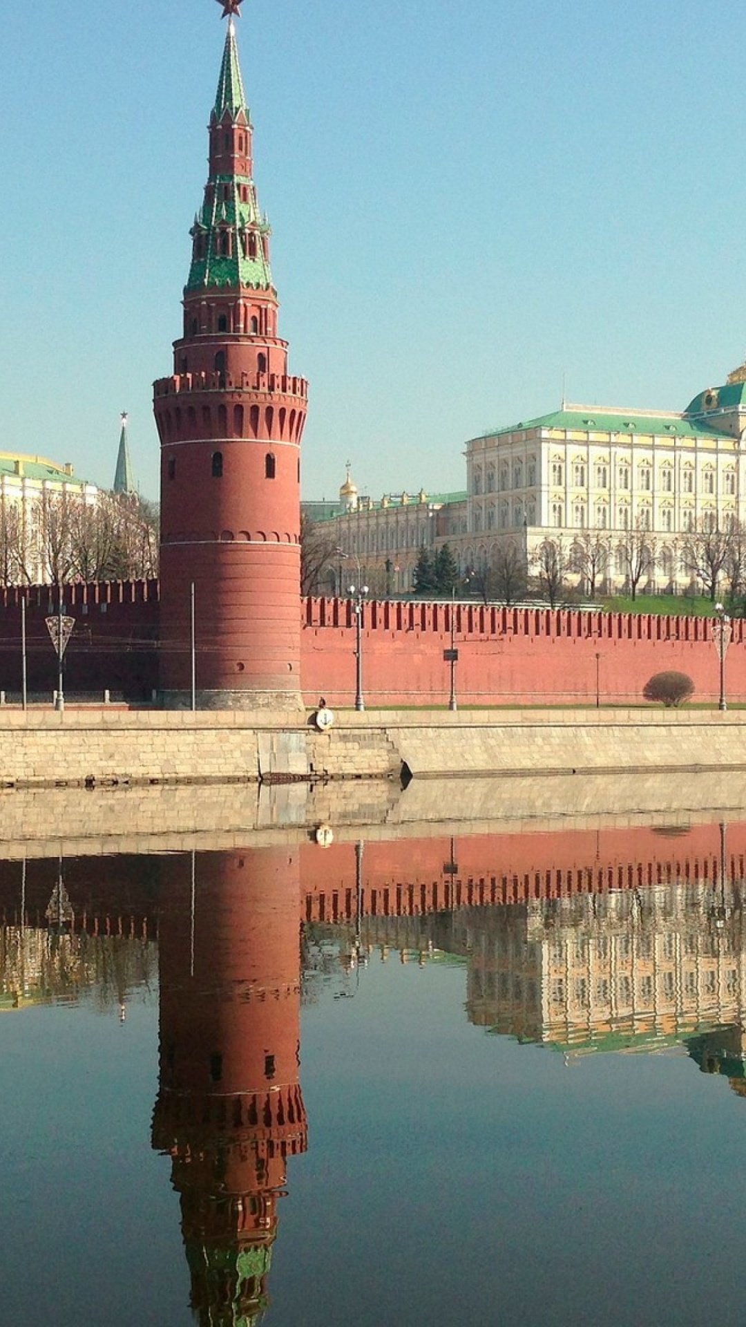 Обои Московский Кремль, Красная площадь, отражение, ориентир, водный путь на  телефон Android, 1080x1920 картинки и фото бесплатно