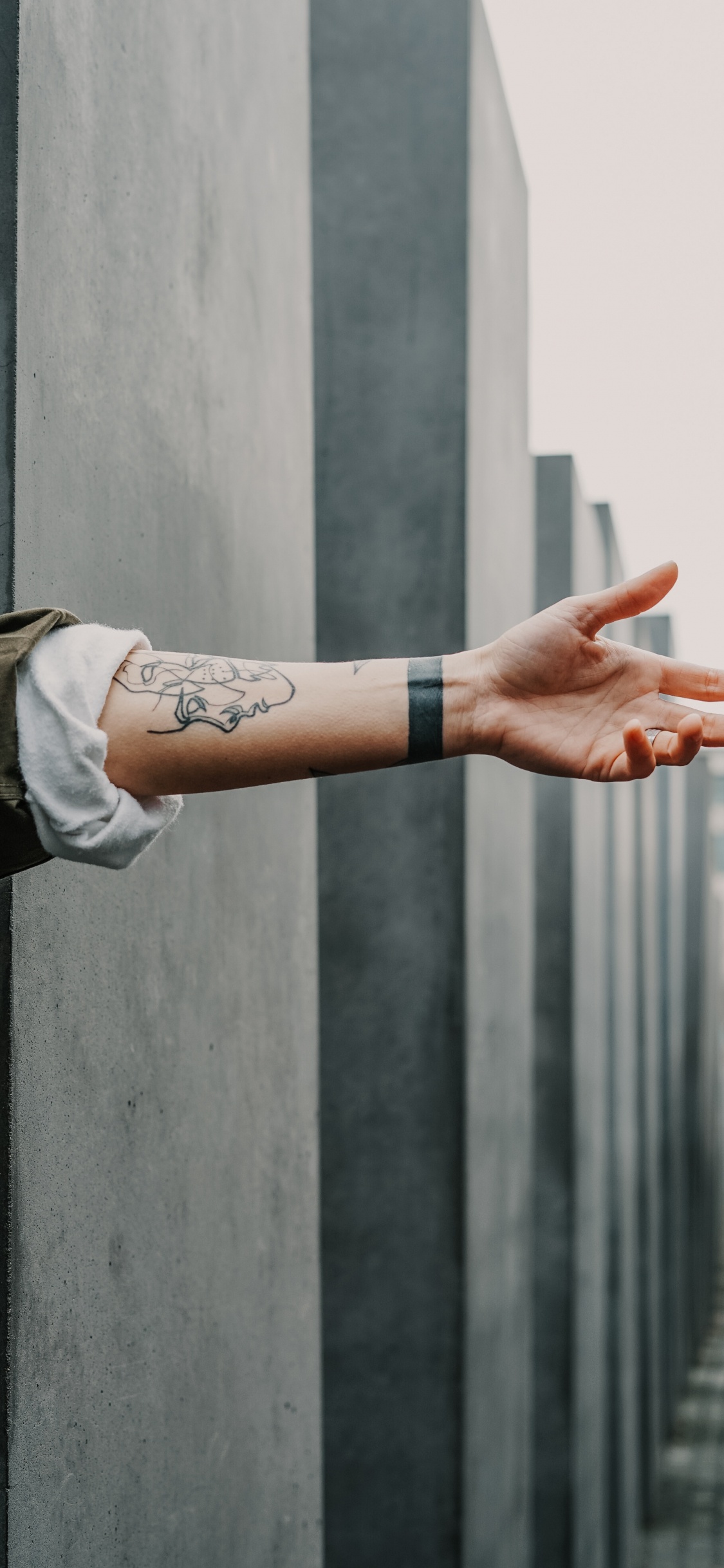 Обои тату, рука, рукав татуировки, хны, кожа в разрешении 1125x2436