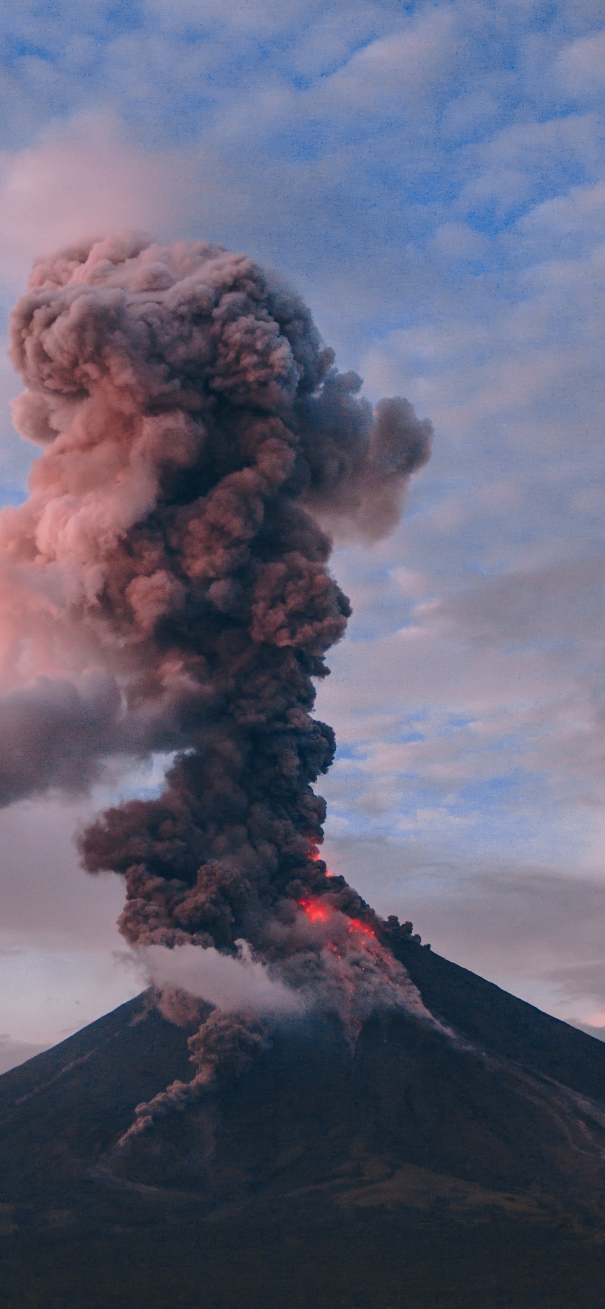 Обои вулкан, типы вулканических извержений, щитовой вулкан, дым, загрязнение в разрешении 1242x2688