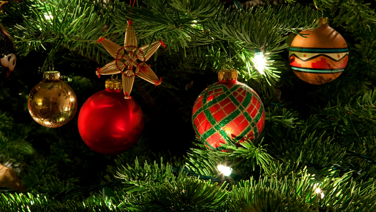 Обои Рождественский день, рождественский орнамент, Рождество, Рождественские украшения, елка в разрешении 1280x720