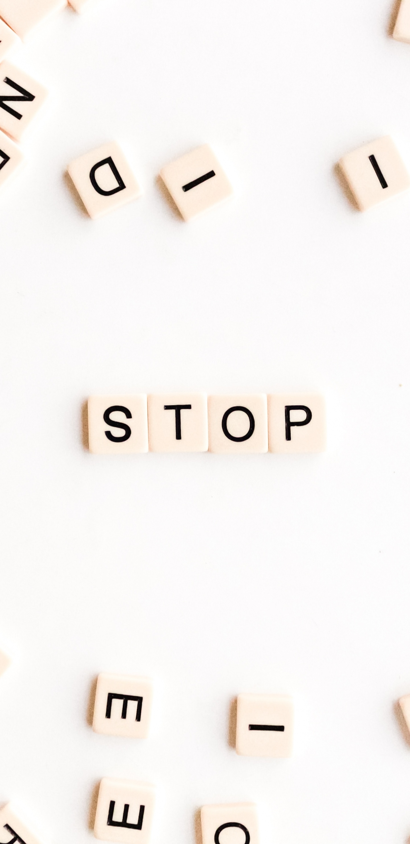 Обои текст, линия, число в разрешении 1440x2960