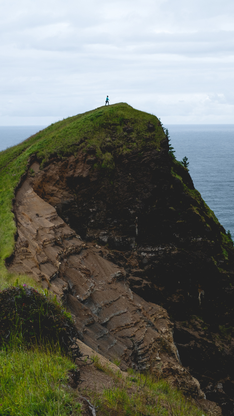 Обои обрыв, klippe, Поднятый пляж, мыс, побережье в разрешении 750x1334