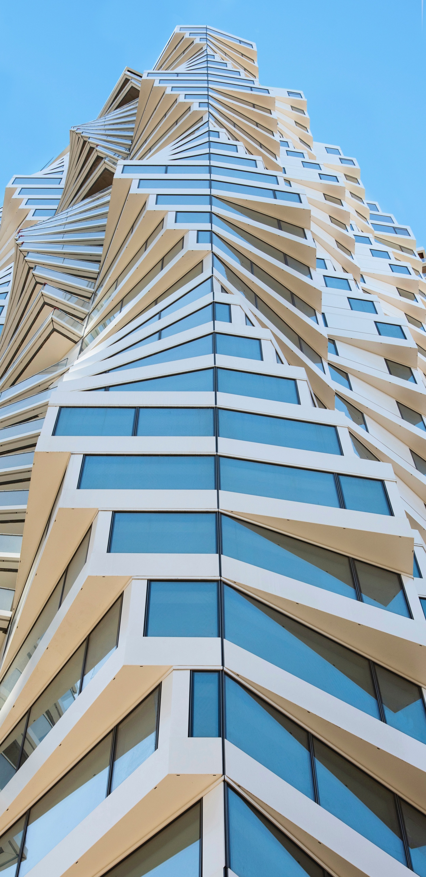 Обои фасад, здание, архитектура, кондоминиум, башня в разрешении 1440x2960