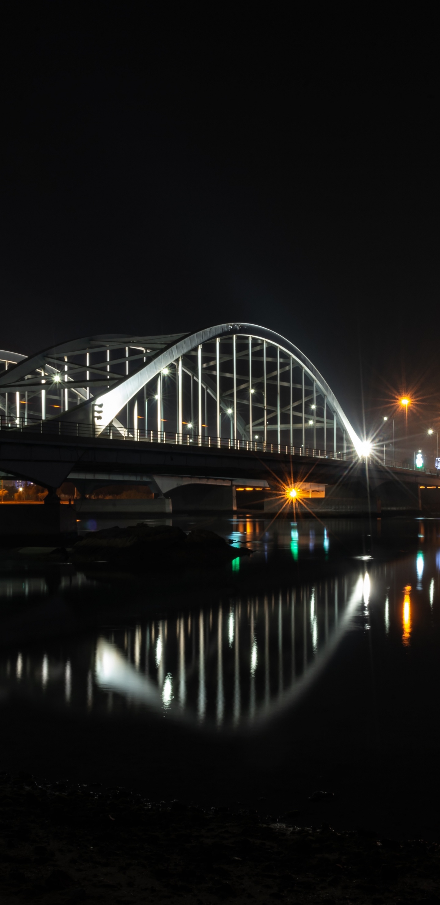 Обои архитектура, Абу Даби, ночь, мост, вода в разрешении 1440x2960