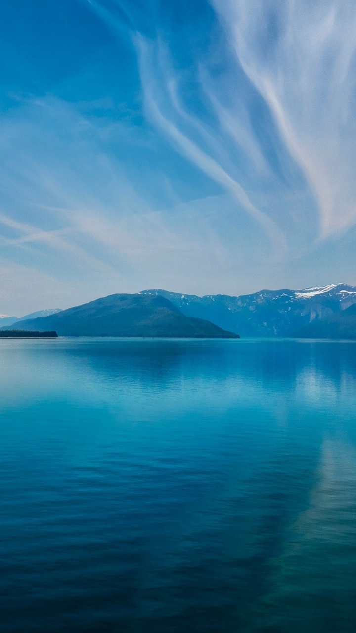 Обои природа, синий, вода, отражение, озеро в разрешении 720x1280