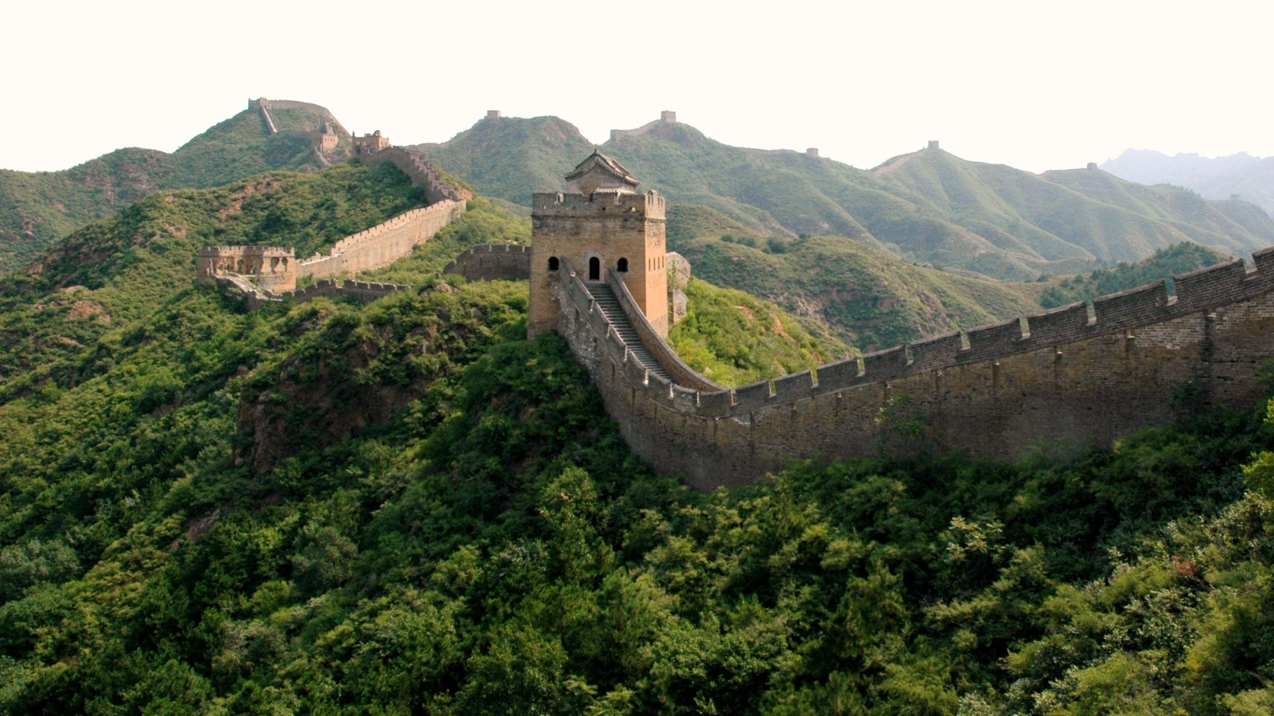 Обои Великой Китайской стены jinshanling, великая Китайская стена, Чудеса мира, археологический памятник, фортификация в разрешении 2560x1440