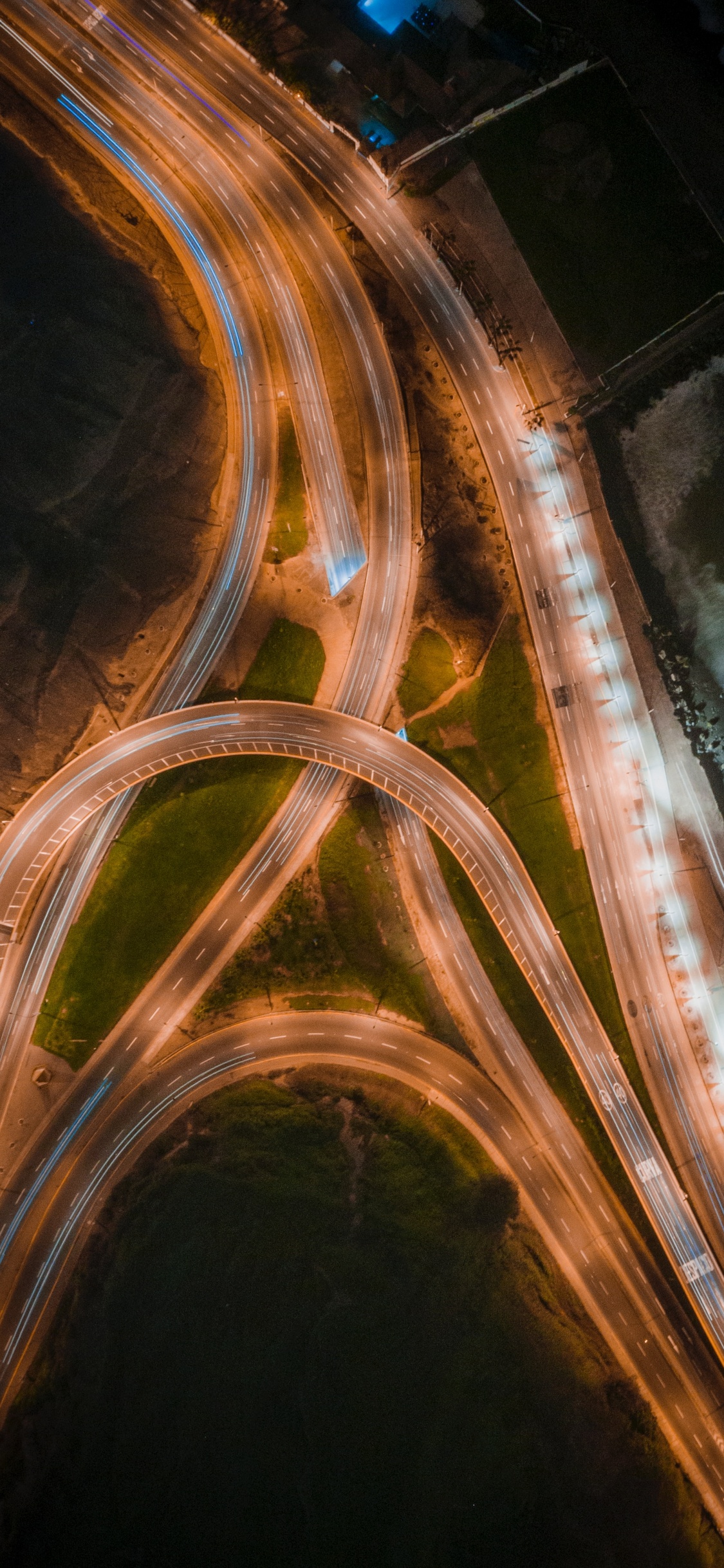 Обои освещение, свет, километр, ночь, ноги в разрешении 1125x2436