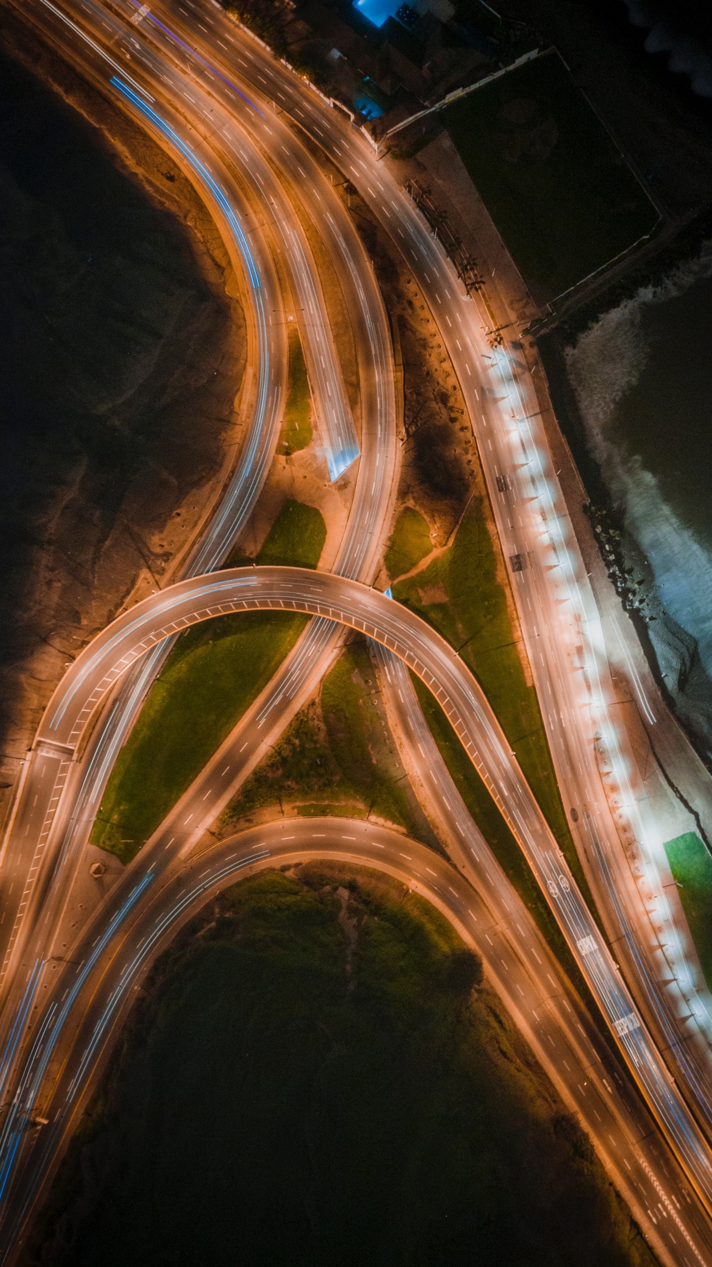 Обои освещение, свет, километр, ночь, ноги в разрешении 1440x2560