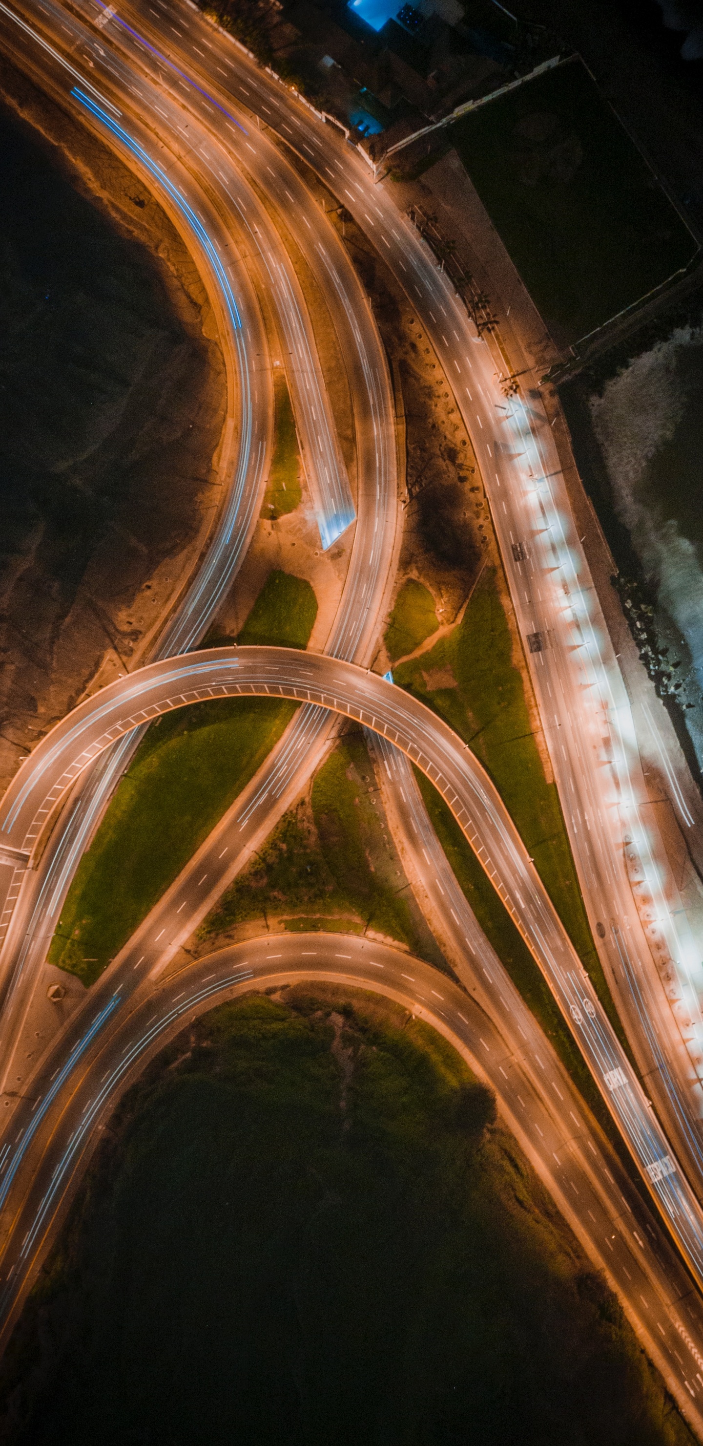 Обои освещение, свет, километр, ночь, ноги в разрешении 1440x2960