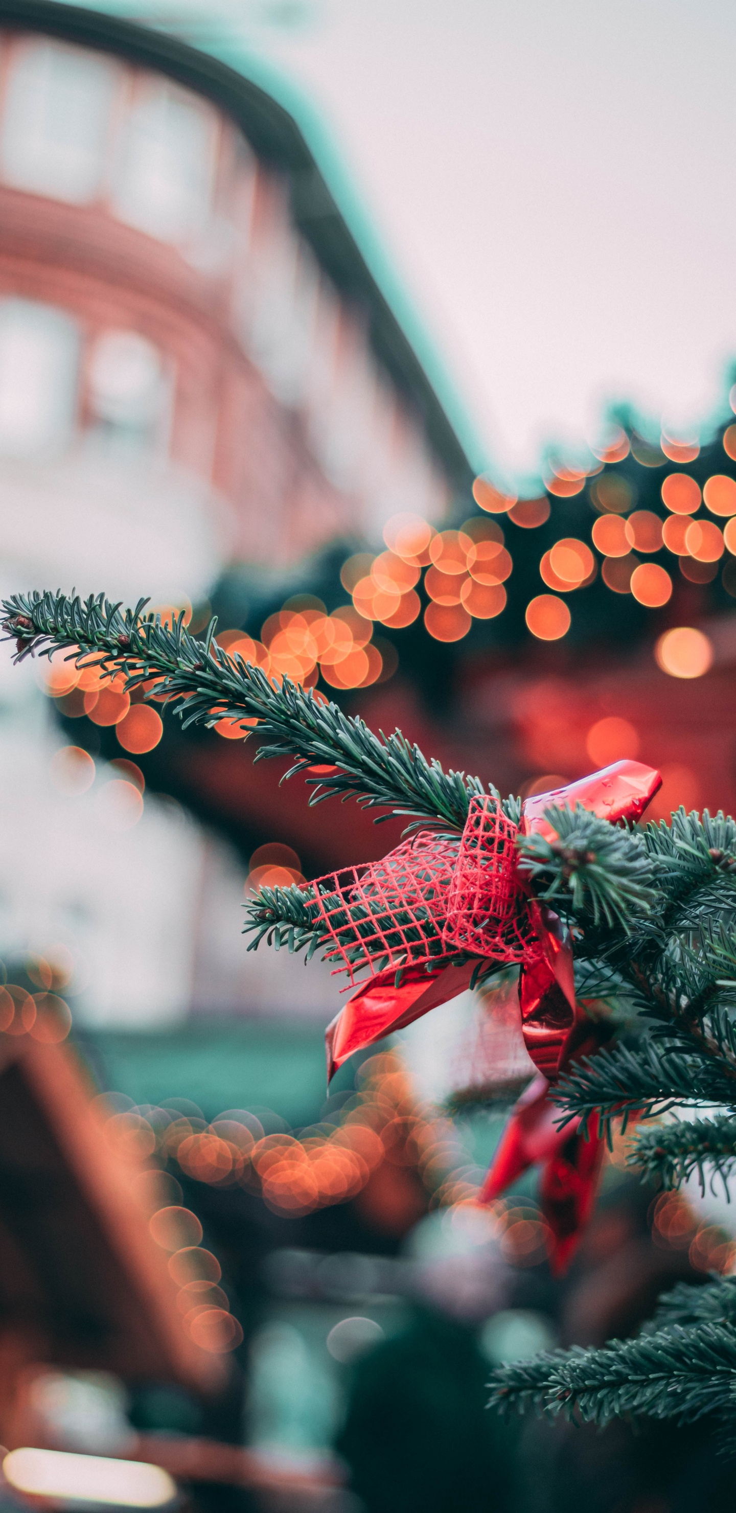 Обои Новый год, Рождественский день, боке, красный цвет, зеленый в разрешении 1440x2960