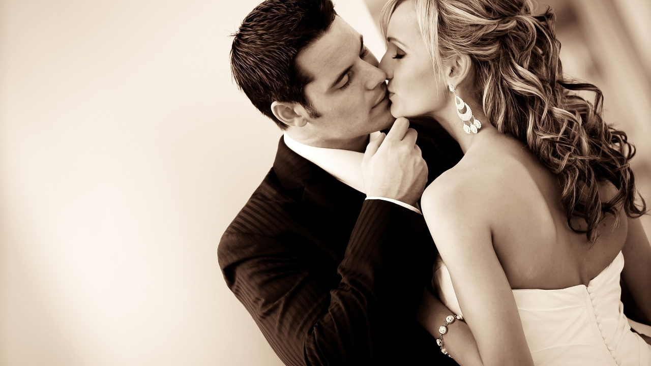Обои роман, поцелуй, пара, любовь, взаимодействие в разрешении 1280x720