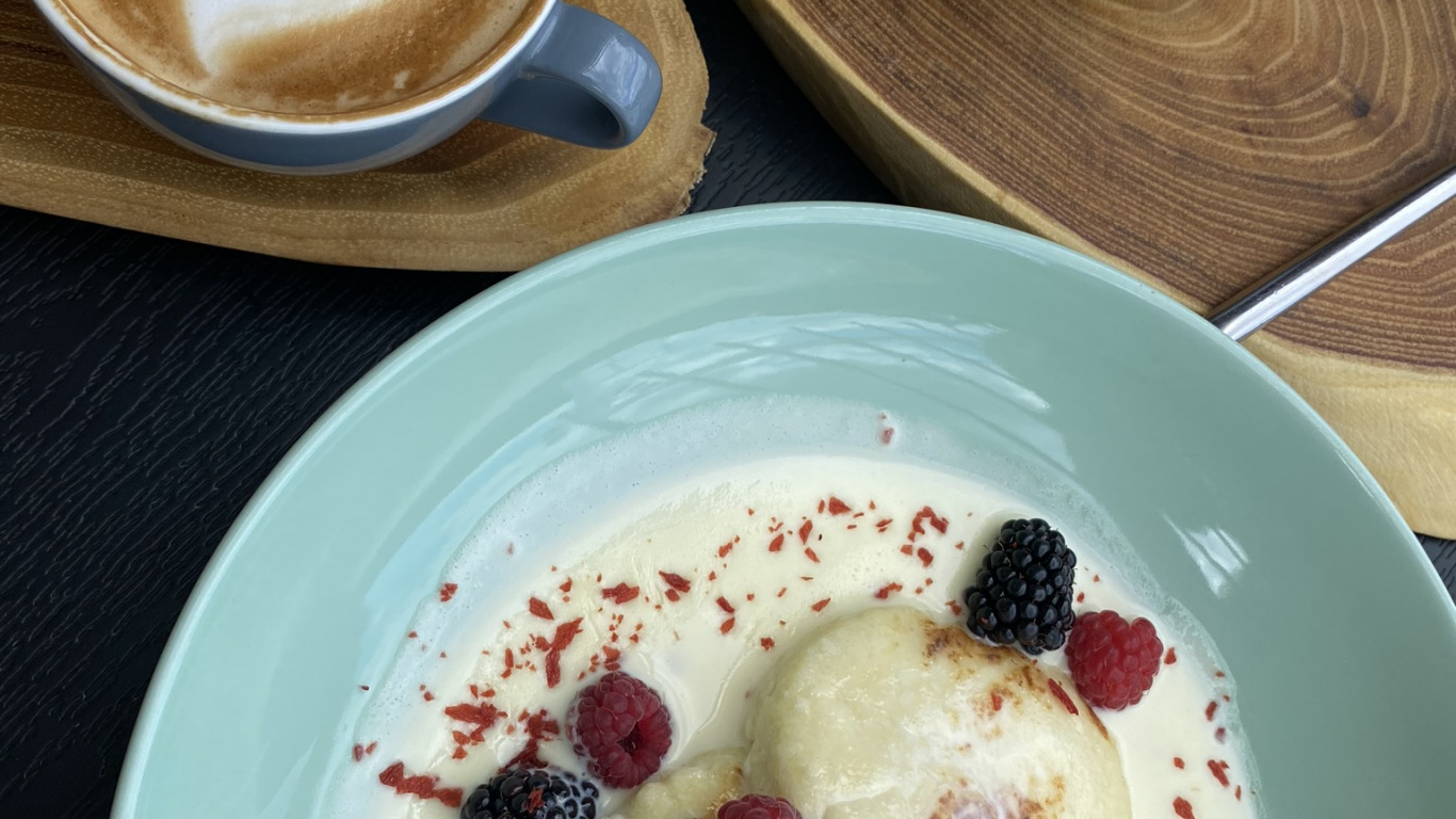 Обои блюда, топленые сливки, замороженный десерт, крем, Filmjlk в разрешении 1366x768