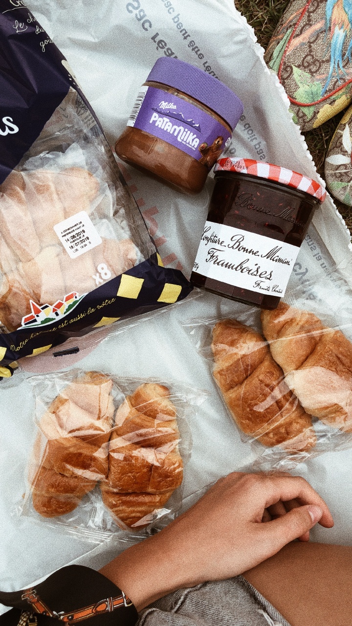 Обои Кулинария, пища, загар, хлеб, блюда в разрешении 720x1280