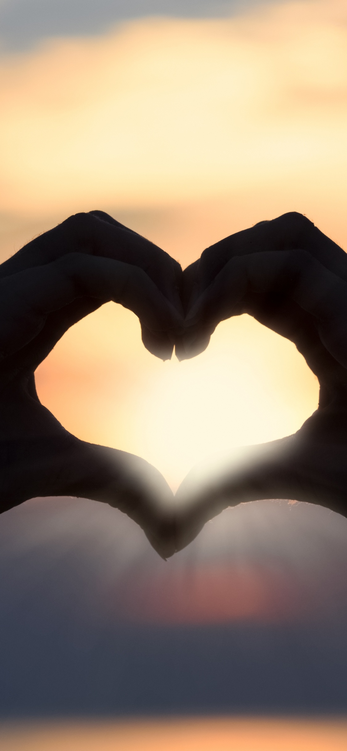 Обои роман, любовь, сердце, облако, палец в разрешении 1125x2436