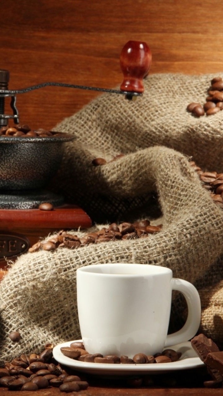 Обои кофейная чашка, кофейное зерно, чашка, кофеин, натюрморт в разрешении 720x1280